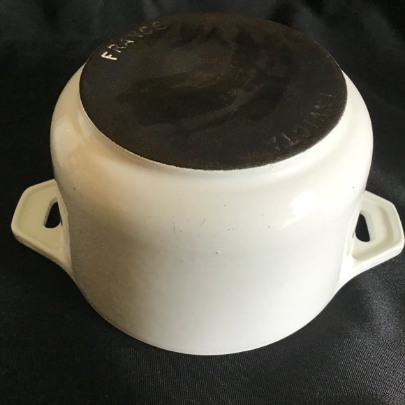 Invicta White Enamel Cast Iron Pot - Picture 4 of 4